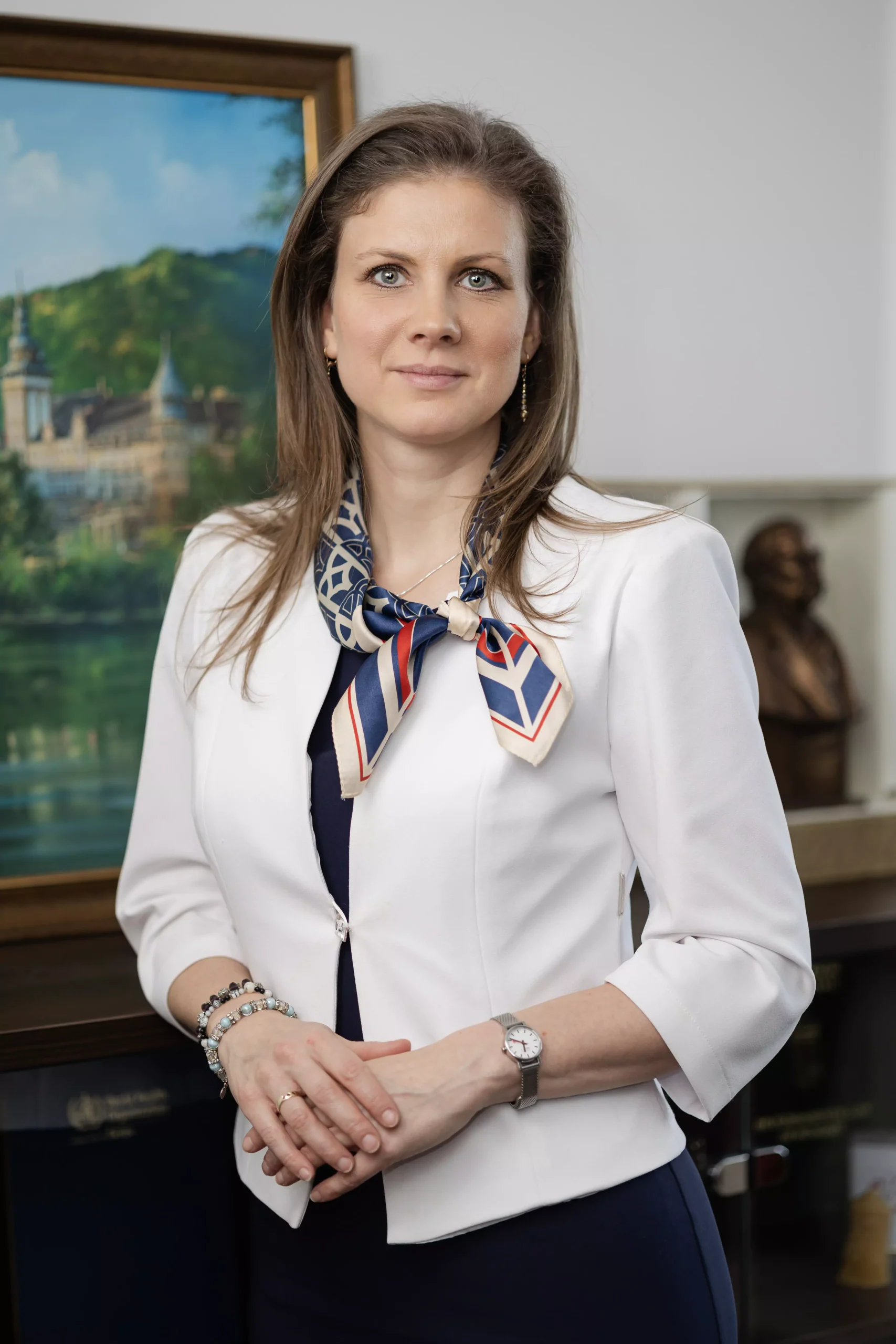 Dr. Anikó Raisz