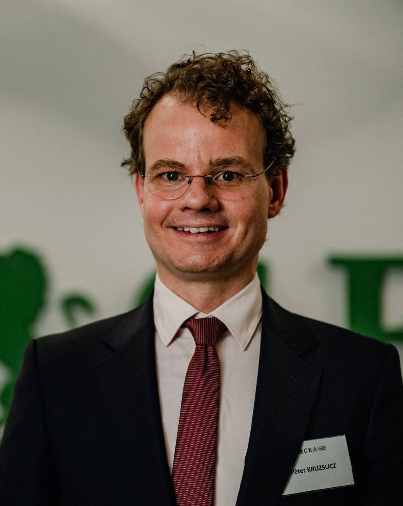 Dr. Péter Kruzslicz