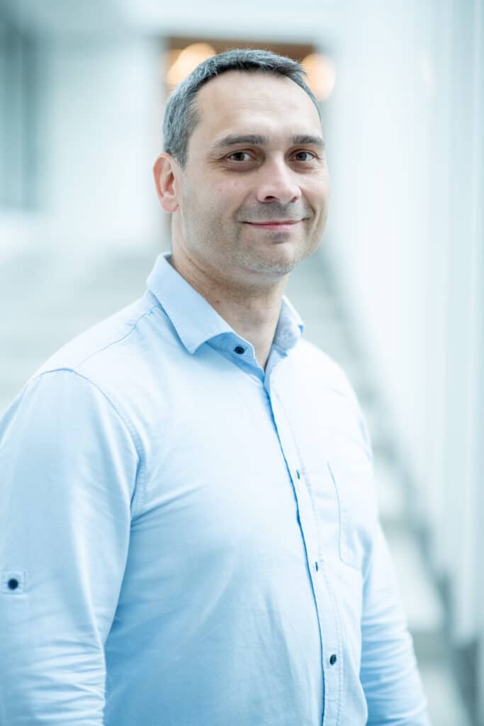 Dr. Gregor Maucec