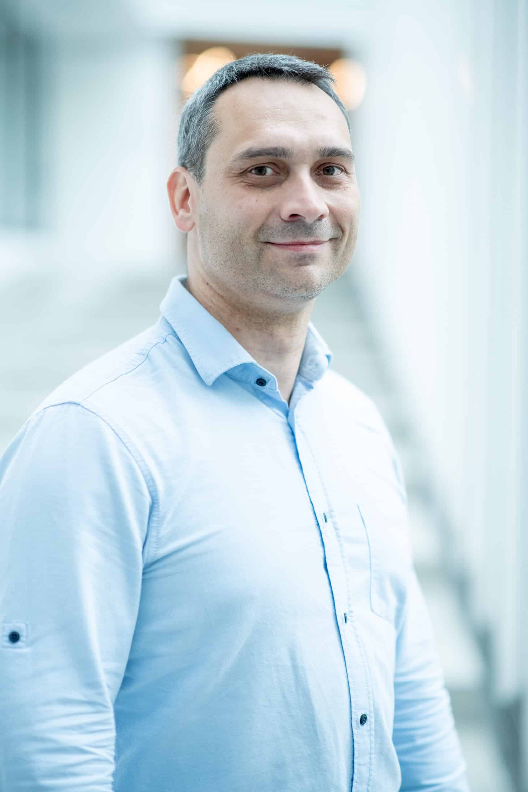 Dr. Gregor Maucec