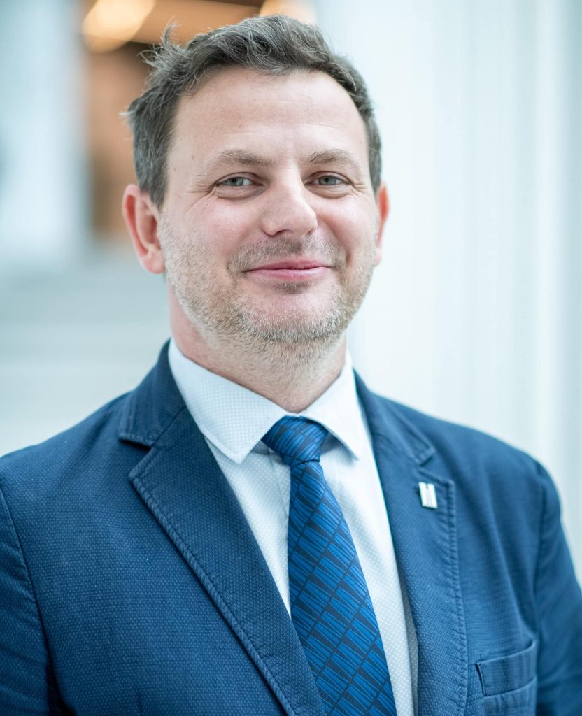 Dr. Michal Radvan