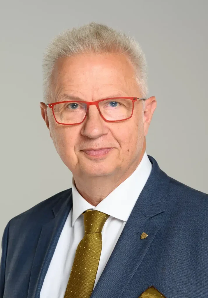 Dr. Trócsányi László