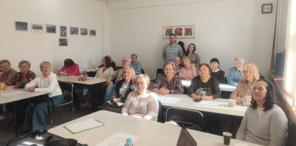 Group photo of participants at the seniors' academy event on the topic of criminal proceedings