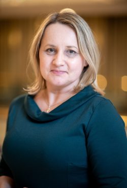 Dr. Anna Szarek-Zwijacz