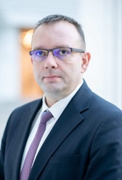 Dr. Bojan Tubić