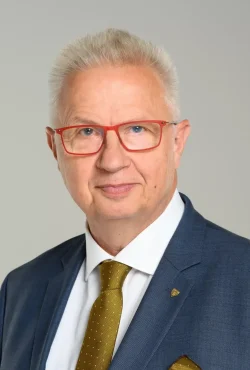 Dr. Trócsányi László